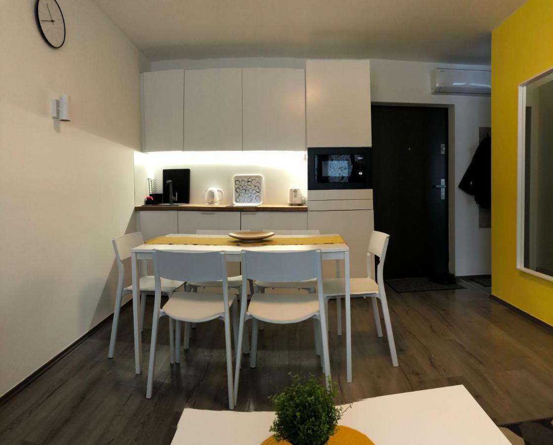 Millenove Apartman Balatonföldvár Esterno foto